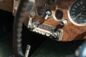 Image 37/50 of Jaguar XK 120 DHC (1954)