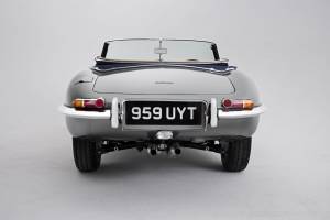 Immagine 2/50 di Jaguar E-Type 3.8 (1962)