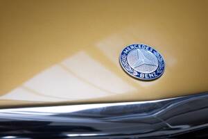 Image 24/32 of Mercedes-Benz 350 SLC (1971)