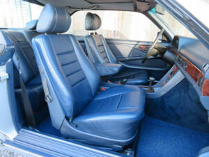 Bild 7/18 von Mercedes-Benz 380 SEC (1982)