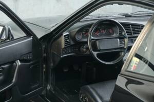 Bild 37/50 von Porsche 944 Turbo (1990)