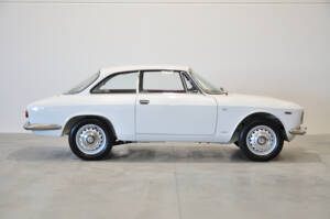 Image 26/30 of Alfa Romeo Giulia 1600 Sprint GT (1964)
