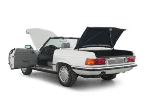 Bild 8/36 von Mercedes-Benz 560 SL (1989)