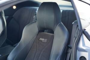 Immagine 18/50 di Aston Martin DBS (2011)