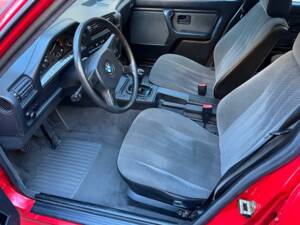 Bild 27/108 von BMW 325ix (1989)