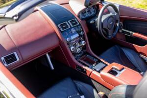 Image 15/39 of Aston Martin DBS Volante (2011)