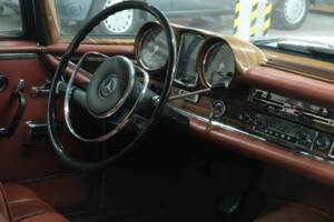 Image 29/50 of Mercedes-Benz 300 SE (1966)