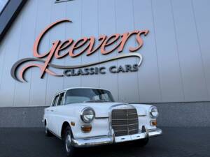 Bild 3/50 von Mercedes-Benz 230 (1968)