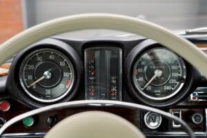Immagine 48/84 di Mercedes-Benz 280 SE 3,5 (1970)