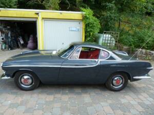 Image 8/8 of Volvo 1800 S (1964)