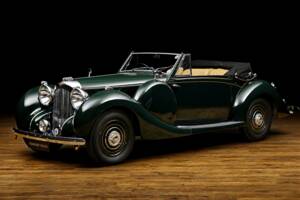 Image 14/15 of Lagonda V12 DHC (1938)