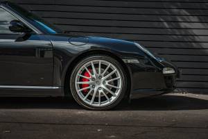 Immagine 42/45 di Porsche 911 Carrera 4S (2010)