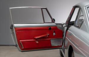 Image 14/29 of Ferrari 250 GTE (1961)