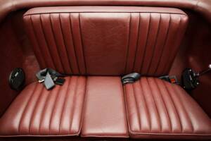 Image 27/48 of Mercedes-Benz 560 SL (1988)