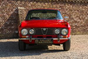 Imagen 5/50 de Alfa Romeo 2000 GT Veloce (1972)