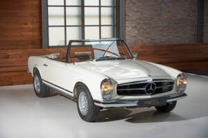 Image 2/55 of Mercedes-Benz 230 SL (1965)
