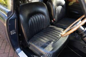 Image 47/50 de Jaguar Mk II 3.8 (1966)