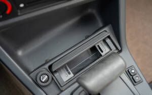 Image 66/80 of BMW 320i (1983)