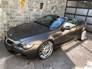 Bild 24/25 von BMW M6 (2007)