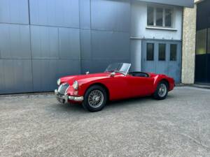 Image 2/22 of MG MGA 1600 (1959)