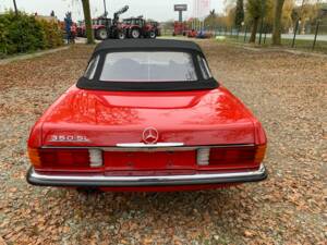 Image 10/177 de Mercedes-Benz 350 SL (1974)