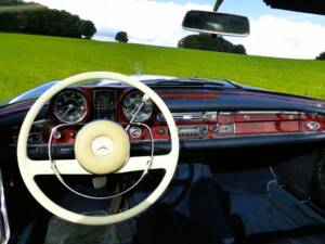Mercedes-Benz 250 SE Cabriolet (W 111) silber 1966