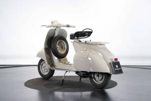 Image 2/50 de Piaggio Vespa 125 (1959)