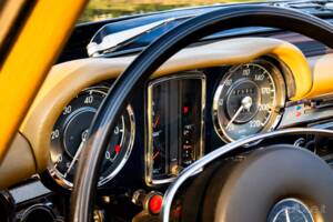 Image 42/79 de Mercedes-Benz 280 SL (1969)