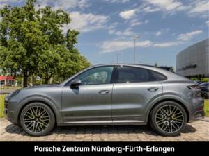 Bild 2/50 von Porsche Cayenne GTS (1900)