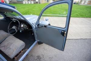 Image 12/38 de Citroën 2 CV 6 (1988)