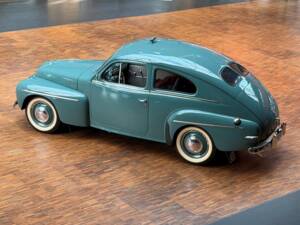 Image 12/34 of Volvo PV 444 (1951)