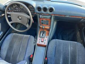 Bild 17/99 von Mercedes-Benz 500 SLC (1981)