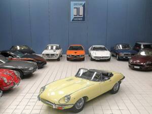 Image 1/51 of Jaguar E-Type (1970)