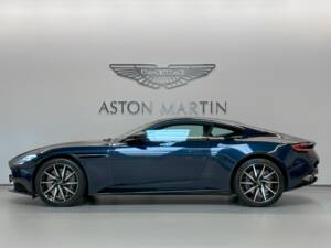 Afbeelding 4/26 van Aston Martin DB 11 V8 (2018)