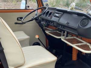 Afbeelding 6/11 van Volkswagen T2b Westfalia (1973)
