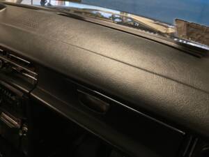 Image 11/33 of Mercedes-Benz 220 D (1972)