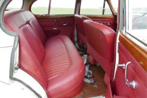 Obraz 37/50 pojazdu Jaguar 240 (1968)
