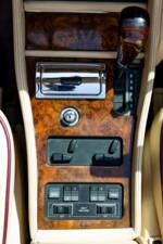 Image 42/46 of Bentley Azure (1997)