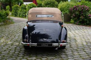 Image 15/22 de Mercedes-Benz 220 Cabriolet A (1953)