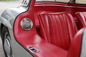 Image 22/37 of Mercedes-Benz 300 SL "Gullwing" (1954)