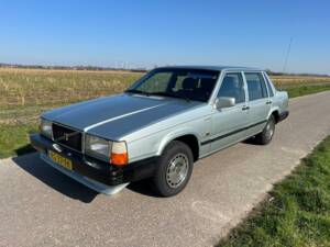 Image 4/41 of Volvo 740 (1987)