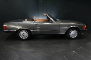 Image 6/50 de Mercedes-Benz 420 SL (1987)