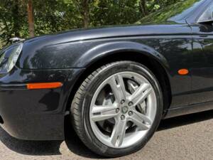 Bild 34/50 von Jaguar S-Type 4.2 V8 R (2004)