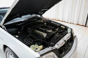 Bild 46/84 von Mercedes-Benz SL 320 (1996)