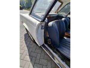 Image 21/50 de Mercedes-Benz 250 SL (1967)