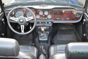 Image 12/50 of Triumph TR 6 (1975)
