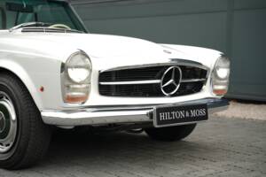 Image 29/50 de Mercedes-Benz 280 SL (1968)