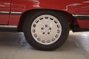 Image 90/94 of Mercedes-Benz 560 SL (1988)