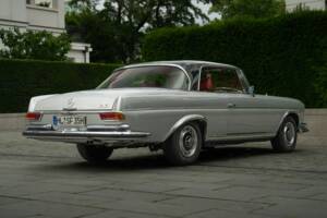 Image 20/95 of Mercedes-Benz 280 SE 3,5 (1970)