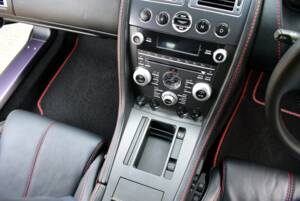 Afbeelding 31/50 van Aston Martin V8 Vantage (2009)